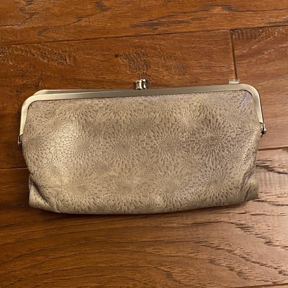 GUC Womens Hobo Beige-Gray Patterned Wallet